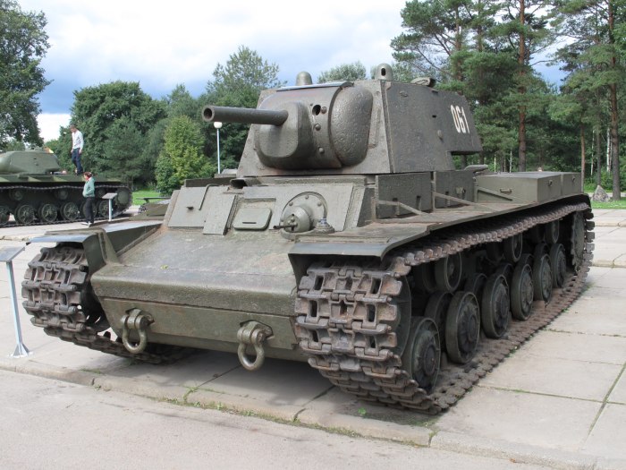 Советский танк кв-1