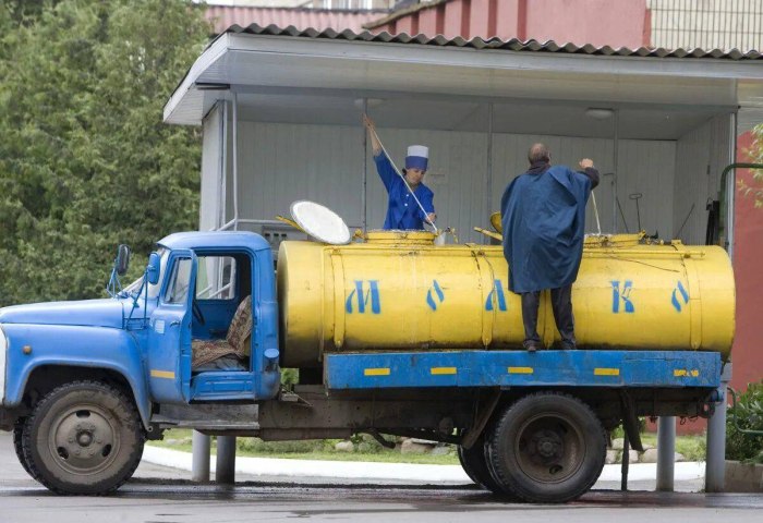 ГАЗ 53 молоковоз