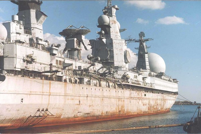 ССВ-33 Урал -атомный корабль радиоэлектронной разведки