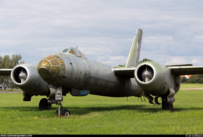 Самолет ил-28