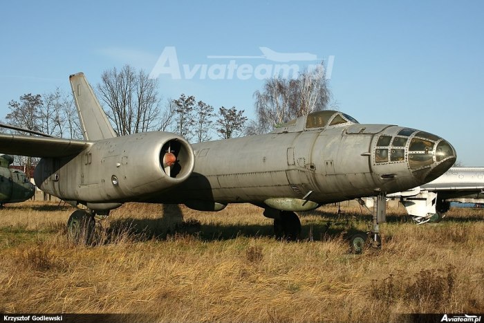 Самолет ил-28