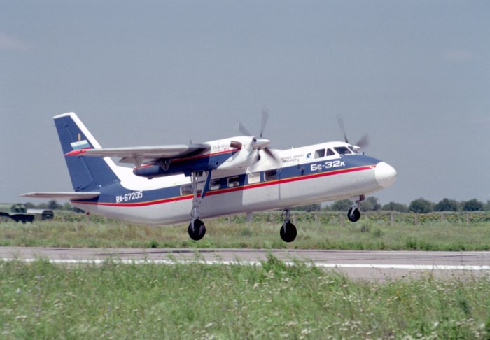 АН-28 пассажирский самолёт