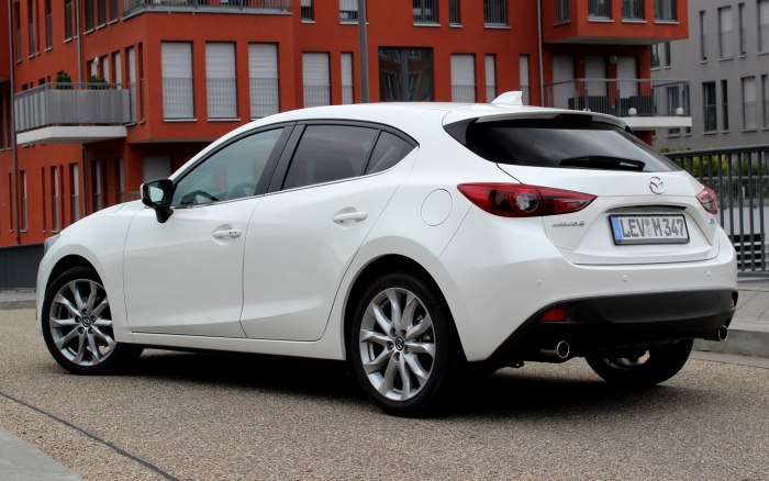 Mazda 3 2013 хэтчбек