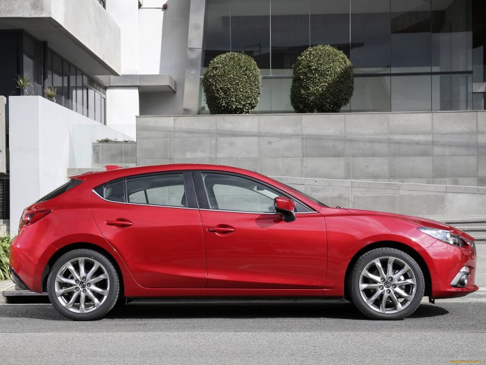 Mazda 3 хэтчбек