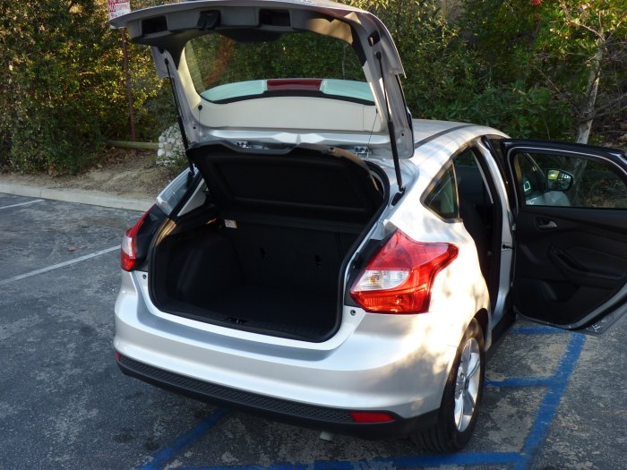 Ford Focus 3 седан багажник