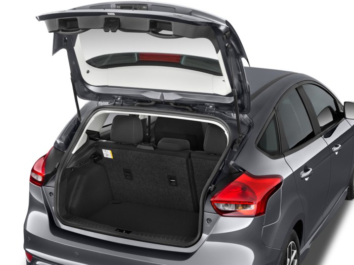 Ford Focus 3 хэтчбек багажник