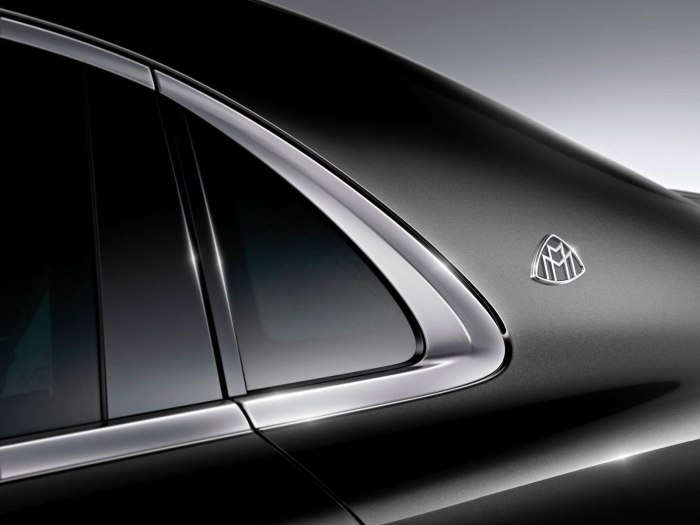 Maybach w222 значок