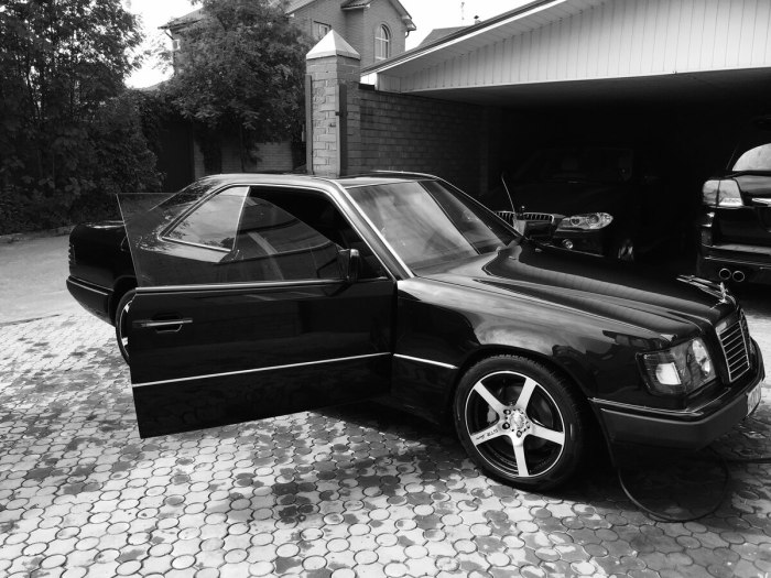 Mercedes-Benz w124 черный