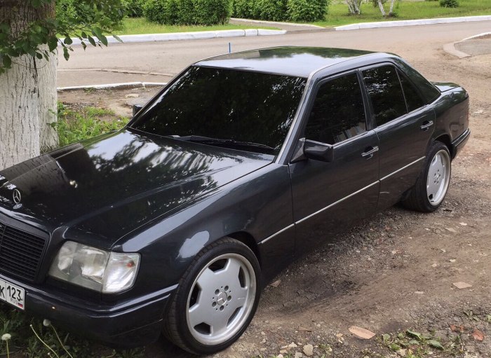 Mercedes w124 черный