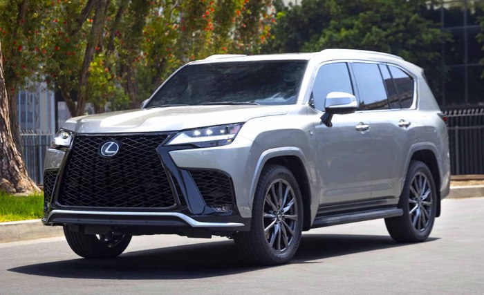 Lexus LX 600 F-Sport
