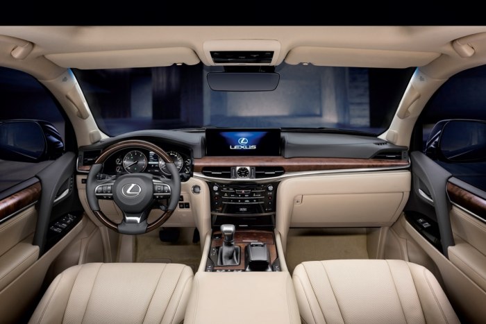 Lexus LX 570 салон