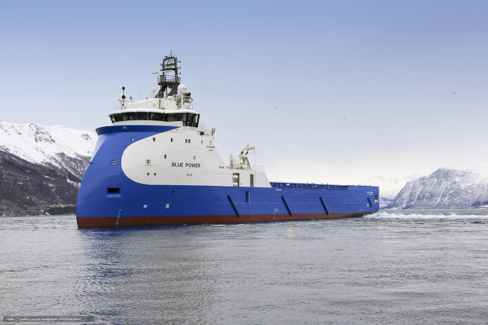 Суда с инверсным носом x-Bow