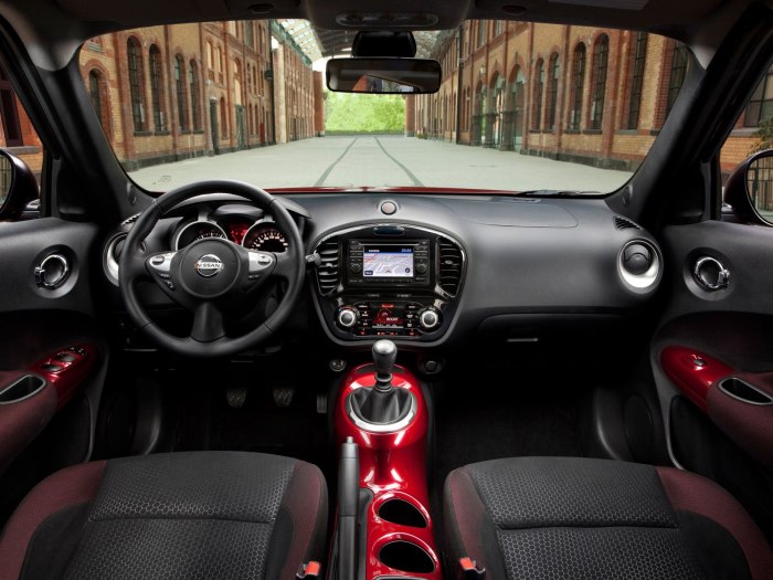 Nissan Juke 2012 салон