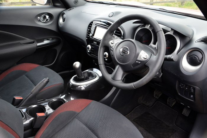 Nissan Juke 2010 салон