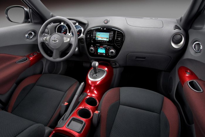 Nissan Juke 2010 салон