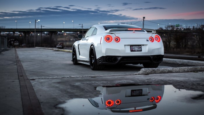 Nissan GTR 2017 белый