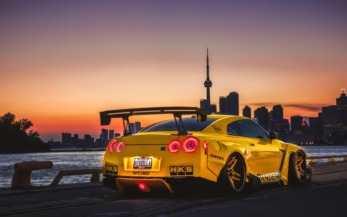Nissan GTR r35 желтый