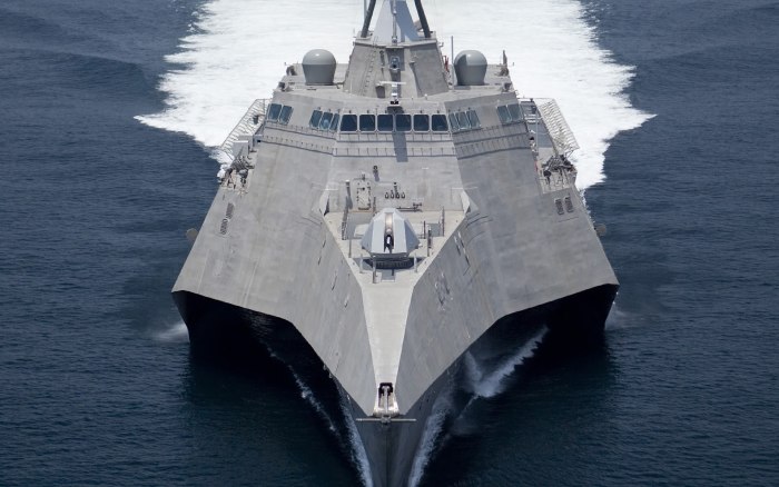 Тримаран USS Independence