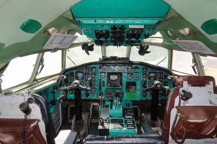 Ту 154 кабина пилотов
