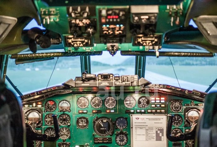 Ту 154 кабина пилотов