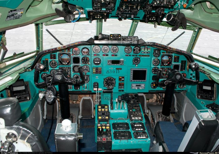 Ту-154м кабина