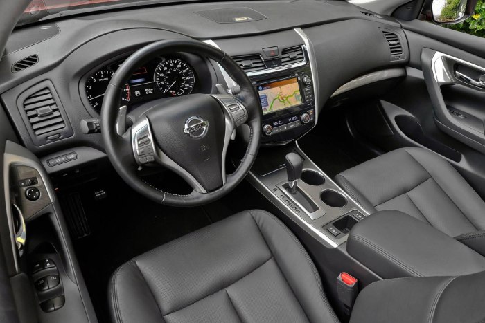 Nissan Altima 2014 салон