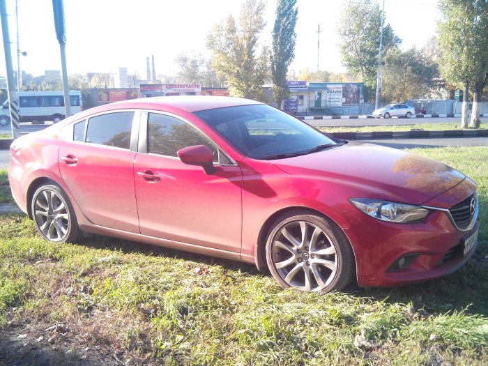 Мазда 6 2022 год красный металлик