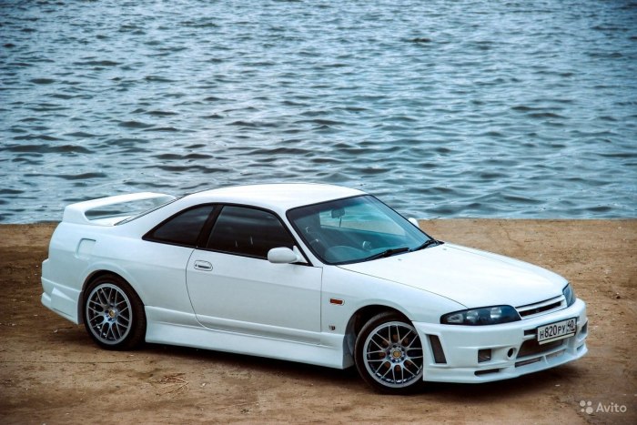 Nissan Skyline r33 белый