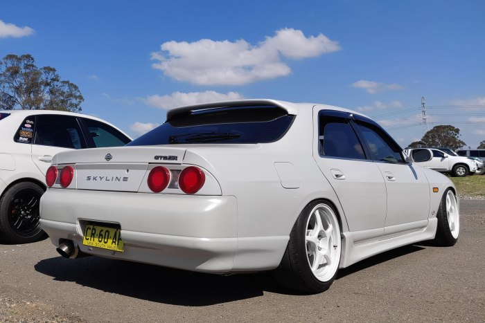 Nissan Skyline r33 sedan
