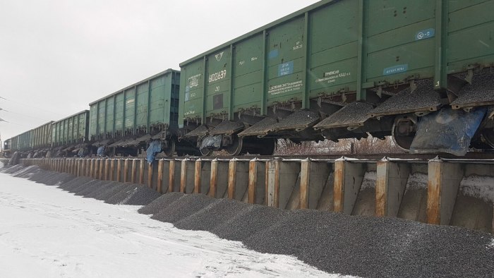 Разгрузка полувагонов с углем