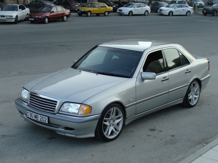 Mercedes-Benz w202