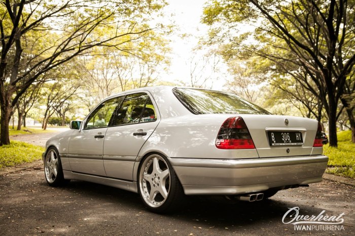 Мерседес Бенц w202