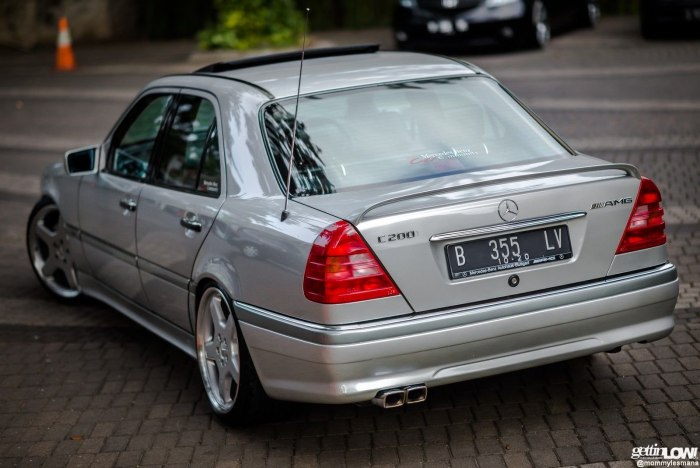 Мерседес Бенц w202