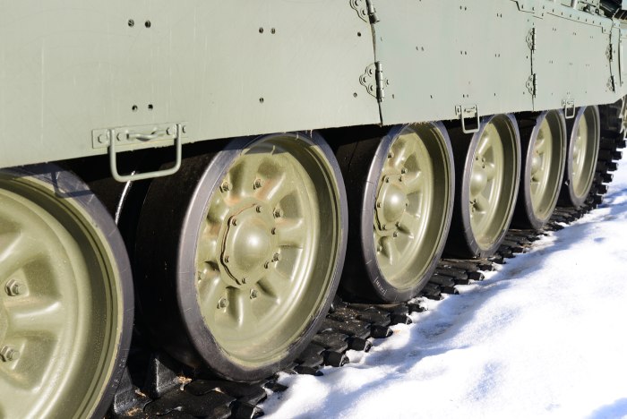 Опорный каток танка т-72