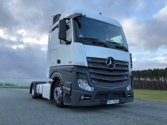 Mercedes-Benz Actros 1853