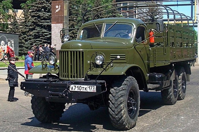 Автомобиль ЗИЛ 157