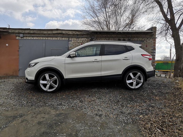 Qashqai j11 r20
