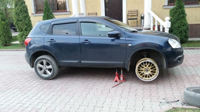 Nissan Qashqai j10 r18