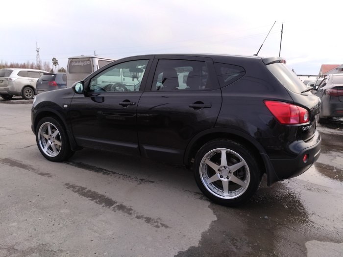 Nissan Qashqai+2 r18