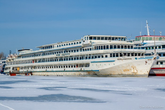 Андропов теплоход водоход