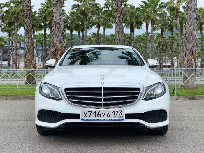 Mercedes-Benz е200