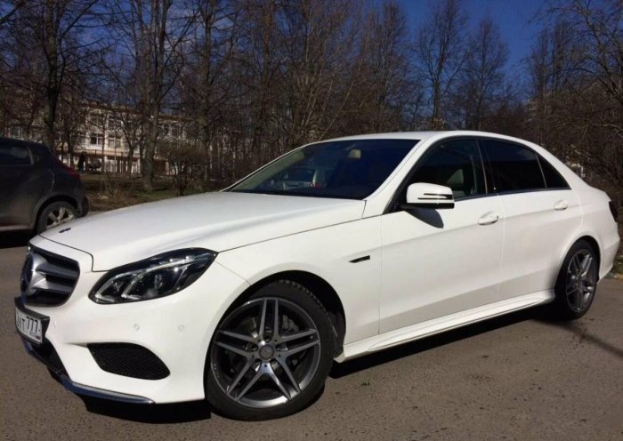 Mercedes Benz e200 белый