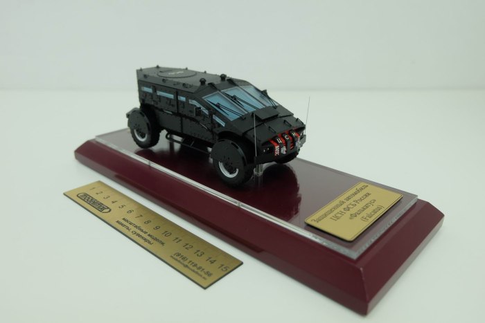 Масштабная модель броневика