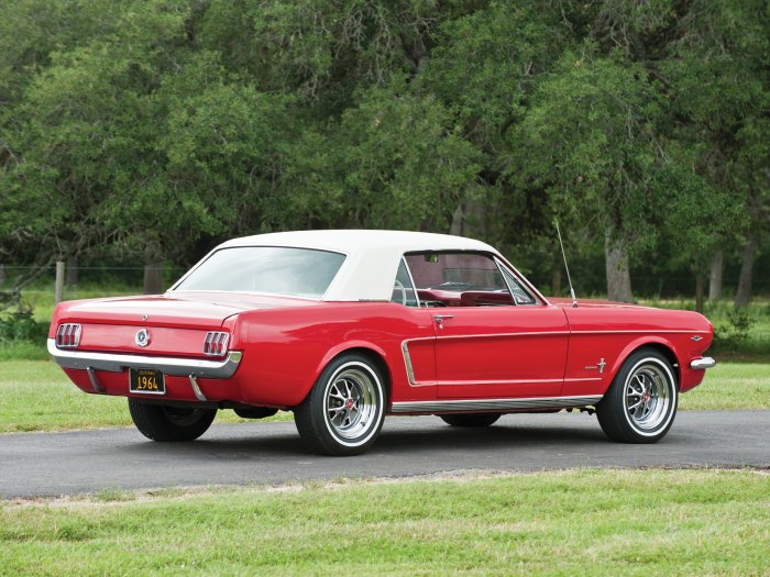 Ford Mustang 1 поколения