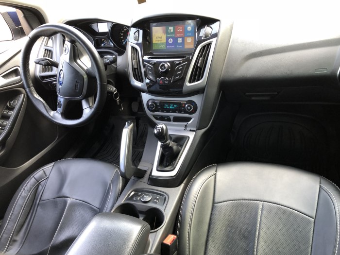 Ford Focus 2013 2.0 комплектация trend
