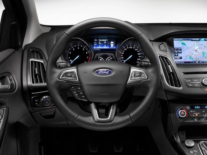 Ford Focus 2014 хэтчбек