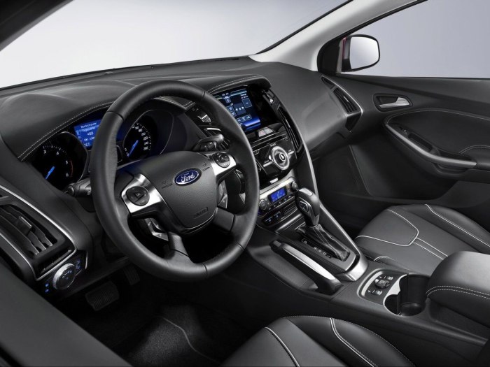 Ford Focus, 2013 хэтчбек салон