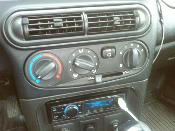 Chevrolet Niva 212300-55 кнопка кондиционера