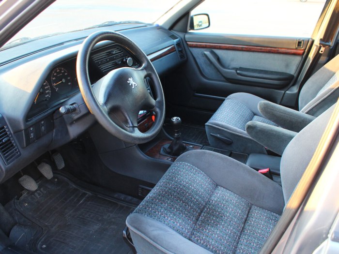 Peugeot 605 1992 салон