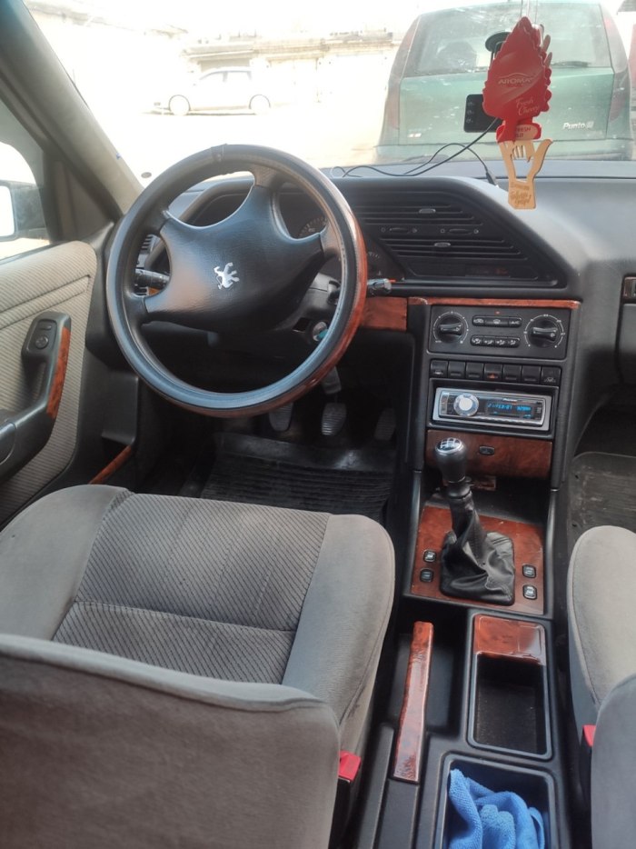 Peugeot 605 1992 салон